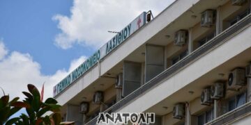 Είπε στο ΕΚΑΒ για δήθεν “τροχαίο” αλλά οι γιατροί στο νοσοκομείο Αγ. Νικολάου διαπίστωσαν σωματική βία
