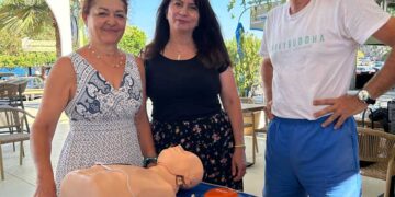 Παραχώρηση απινιδωτή από το 1ο Γυμνάσιο Αγίου Νικολάου για τις ανάγκες της παραλίας της Αμμουδάρας