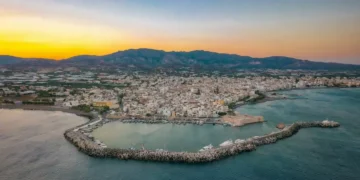 Πόσο κορεσμένη τουριστικά είναι η Κρήτη; – Τι δείχνει πανεπιστημιακή μελέτη