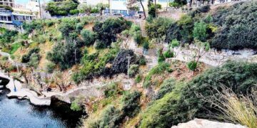 Τα σκαλοπάτια της Λίμνης… μία νέα είσοδος/έξοδος;