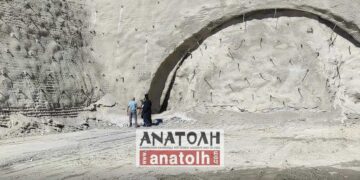 Ξεκίνησαν οι εργασίες για την διάνοιξη της πρώτης μεγάλης σήραγγας στο Σελινάρι (βίντεο)