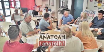 Παράσταση διαμαρτυρίας στην Δημοτική Κοινότητα Αγίου Νικολάου επαγγελματιών για τις αρνητικές οικονομικές συνέπειες από τον Δακτύλιο (βίντεο)