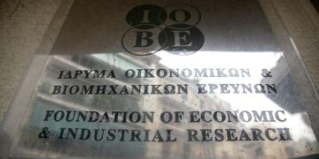 ΙΟΒΕ: Επιδείνωση του δείκτη οικονομικού κλίματος και υποχώρηση της καταναλωτικής εμπιστοσύνης τον Ιούλιο