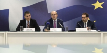 Οι 12 μειώσεις φόρων και τα 12 μέτρα για αυξήσεις μισθών