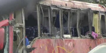 Tραγωδία στην Κίνα: Σχολικό έπεσε σε γονείς και παιδιά – 11 νεκροί