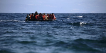 Σκάφος με 78 μετανάστες εντοπίστηκε νότια της Γαύδου