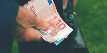 Πόσο θα αυξηθούν οι συντάξεις από 1 Ιανουαρίου 2025 – Ποιοι θα λάβουν επίδομα προσωπικής διαφοράς