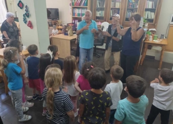 Επίσκεψη του 7ου Νηπιαγωγείου στο ΚΑΠΗ Αγίου Νικολάου