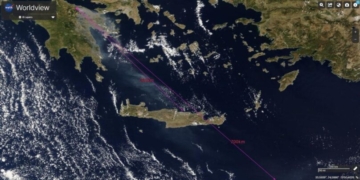 Μέχρι την Κρήτη φτάνει ο καπνός από την φωτιά στην Κορινθία