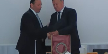 Πανηγυρική συνεδρίαση του Δημοτικού Συμβουλίου Αγίου Νικολάου με την αντιπροσωπία του αδελφοποιημένου δήμου Ramnicu Valcea
