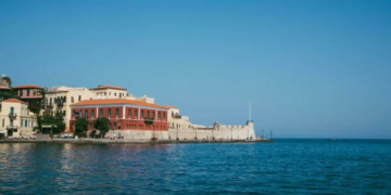 Πρωταγωνίστρια η Κρήτη σε αεροπορικές αφίξεις και διεθνή τουριστικά βραβεία
