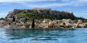 Το THE DOLLI Νο 1 Best Ηotel in Greece και στα κορυφαία ξενοδοχεία του κόσμου στα Condé Nast Traveller UK Readers’ Choice Awards 2024