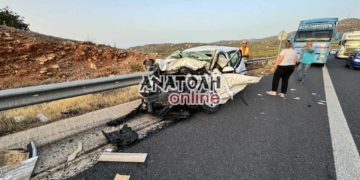 Θανατηφόρο τροχαίο -Μια νεκρή και επτά τραυματίες μετά από μετωπική σύγκρουση