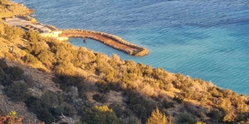 Οι νέες εξοχικές κατοικίες της Potiropoulos+Partners στην Ελούντα