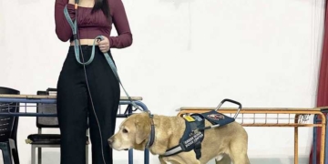 Η καθημερινότητα των ανθρώπων με προβλήματα όρασης παρουσιάστηκαν από την Άννα Μπαλάν στο Α΄ γυμνάσιο Αγ. Νικολάου