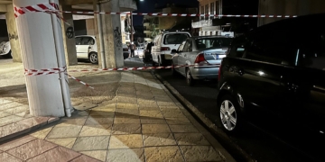Εγκλημα στο Αγρίνιο: «Θα του έλεγα να παραδοθεί…» – Τι λένε η μητέρα και η αδελφή του 30χρονου που σκότωσε την πρώην σύντροφό του