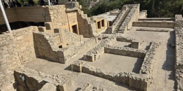 Ενθουσίασε το πολυάριθμο κοινό η «Χαρτοδιαδρομή» στην Κνωσό
