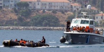 Μεταναστευτικό: έστειλαν, κατ’ επείγον, «οδηγό» διαχείρισης και φαίνεται ότι έχουν χάσει την …μπάλα