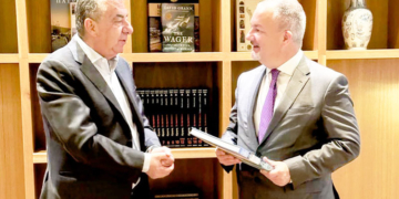 Με τον Πρέσβη του Ηνωμένου Βασιλείου στην Ελλάδα συναντήθηκε ο Περιφερειάρχης Κρήτης