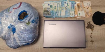Συνελήφθη για κλοπές και παραβάσεις της νομοθεσίας περί ναρκωτικών ουσών 