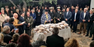 Κατανυκτικός εσπερινός στο βυζαντινό εκκλησάκι του Αγίου Νικολάου (βίντεο)