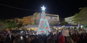Η φωταγώγηση του Χριστουγεννιάτικου Δέντρου στον Αγ.Νικόλαο (βίντεο)