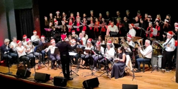 Χριστουγεννιάτικες μελωδίες από τη Φιλαρμονική του Δήμου Αγίου Νικολάου (βίντεο)