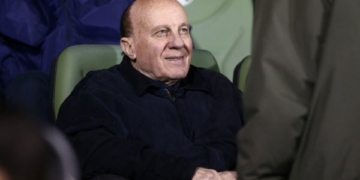 Πέθανε ο Μίμης Δομάζος