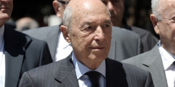 Απεβίωσε ο πρώην πρωθυπουργός Κώστας Σημίτης