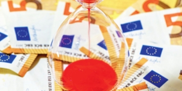 Νέα μέτρα στήριξης για τη μεσαία τάξη – Ποιο είναι το σχέδιο που επεξεργάζεται το οικονομικό επιτελείο