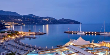 Ο Όμιλος Zeus International Hotels & Resorts παρουσιάζει το ανανεωμένο Mirabello Bay Luxury Resort