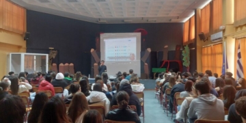 Ο Δρ. Μάνος Περακάκης στο 1ο ΓΕΛ Ιεράπετρας: Συζήτηση για την τεχνητή νοημοσύνη και το μέλλον της τεχνολογίας