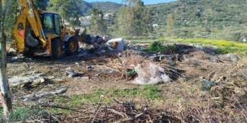 Καθαρίστηκε αυτοσχέδια χωματερή στο Καλό Χωριό