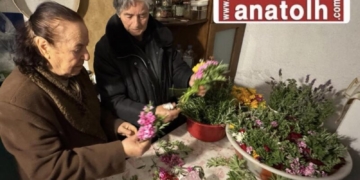 Οι γυναίκες της ενορίας των Μέσα Λακωνίων έφτιαξαν ροδαρές (video)