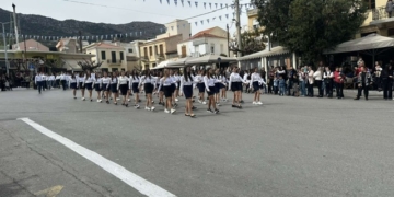Η παρέλαση της 25ης Μαρτίου στη Νεάπολη