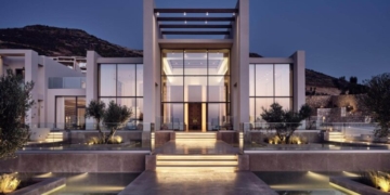 The Royal Senses Resort & Spa: Διάκριση Top Notch 2025 για το εστιατόριο Cretamos