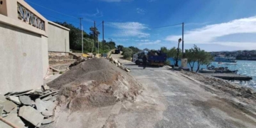 Αλλάζει εικόνα ο Όρμος του Καθολικού – Ξεκίνησαν τα έργα για την αισθητική και λειτουργική αναβάθμιση της περιοχής