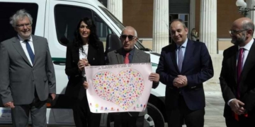 Ειδικό μικρό επιβατικό λεωφορείο δωρήθηκε στο δήμο Σητείας