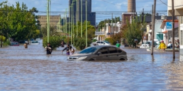 Πλημμύρες στην Αργεντινή: 16 νεκροί, πάνω από 1.000 εγκατέλειψαν τα σπίτια τους – Τριήμερο πένθος
