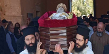 Το “ύστατο χαίρε” στον Μητροπολίτη Κυδωνίας και Αποκορώνου κυρό Δαμασκηνό
