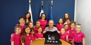 Τις αθλήτριες του αγωνιστικού τμήματος του αθλητικού σωματείου «Ρυθμική Ομάδα Ιεράπετρας» υποδέχθηκε στο γραφείο του ο Δήμαρχος Εμμανουήλ Φραγκούλης