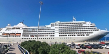 Το κρουαζιερόπλοιο «Silver Spirit» έκανε «ποδαρικό» στη φετινή περίοδο της κρουαζιέρας στον Άγιο Νικόλαο