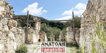 Μία μισοερειπωμένη εκκλησία στους Μεσελέρους