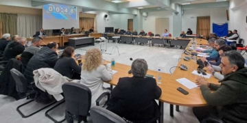 Παραλιακός δρόμος: Η ανάπλαση θα γίνει με ρεαλιστική προοπτική για το εμβληματικό έργο