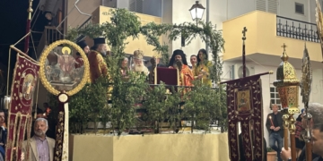 Η τελετή της Αναστάσεως και η Θεία Λειτουργία της Κυριακής του Πάσχα στον Ιερό Μητροπολιτικό Ναό Αγίου Γεωργίου πόλεως Ιεράπετρας