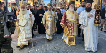 Ο Σεβ. Μητροπολίτης Ιεραπύτνης και Σητείας κ. Κύριλλος στη λιτανεία της Τιμίας Κάρας του Αποστόλου Τίτου στο Ηράκλειο