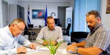 Υπογράφτηκε στο Δημαρχείο Χερσονήσου η σύμβαση για την επέκταση του υφιστάμενου κλάδου δικτύου άρδευσης στην περιοχή «Βαθύ» Αϊτανίων
