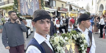 Η Ελούντα τίμησε τους πολιούχους της
