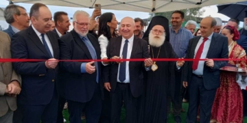 Με μεγάλη συμμετοχή εκθετών και επισκεπτών και κάθε επισημότητα τελέσθηκε ο Αγιασμός των εγκαινίων της 6ης Αγροτικής Έκθεσης Ιεράπετρας «AgroExpo 2025»
