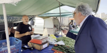 Στη Λαϊκή Αγορά της Σητείας ο Δήμαρχος κ Γιώργος Ζερβάκης με ενημερωτικό υλικό για την επερχόμενη κινητοποίηση
